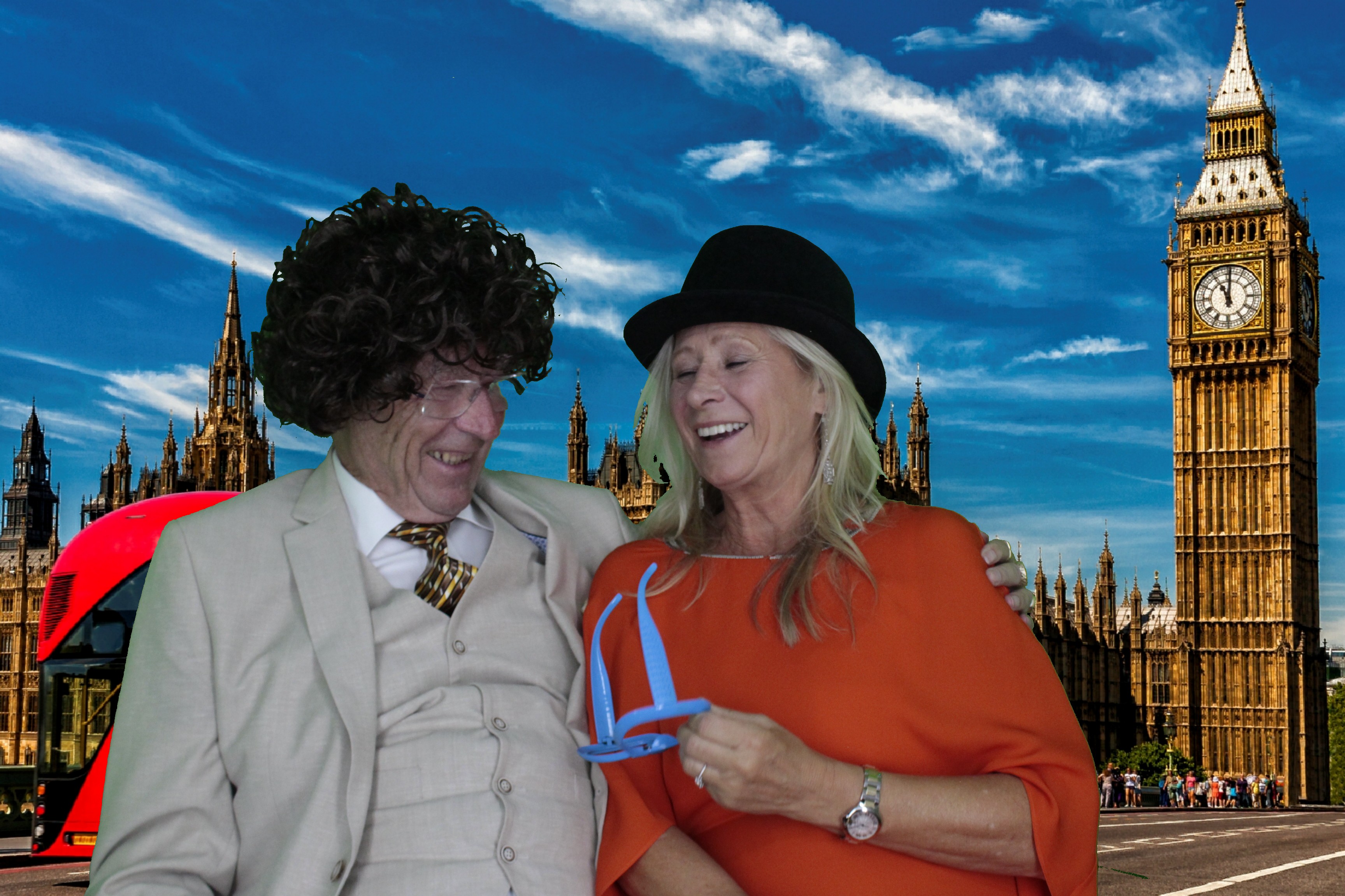 Mr & Mrs Bowles | View more photos from the event at gallery.myphotoboothexperience.co.uk/u/MyPhotoBoothExperienceLtd/Mr-Mrs-Bowles